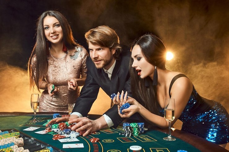 Phoenix Rises bonus round trigger showing resurrection meter full and free spins awarded